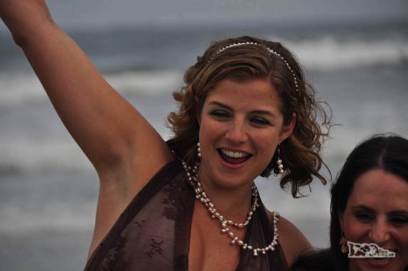 Feliz, assistino ao casamento dos padrinhos na Ilha do Mel, no litoral do Paraná